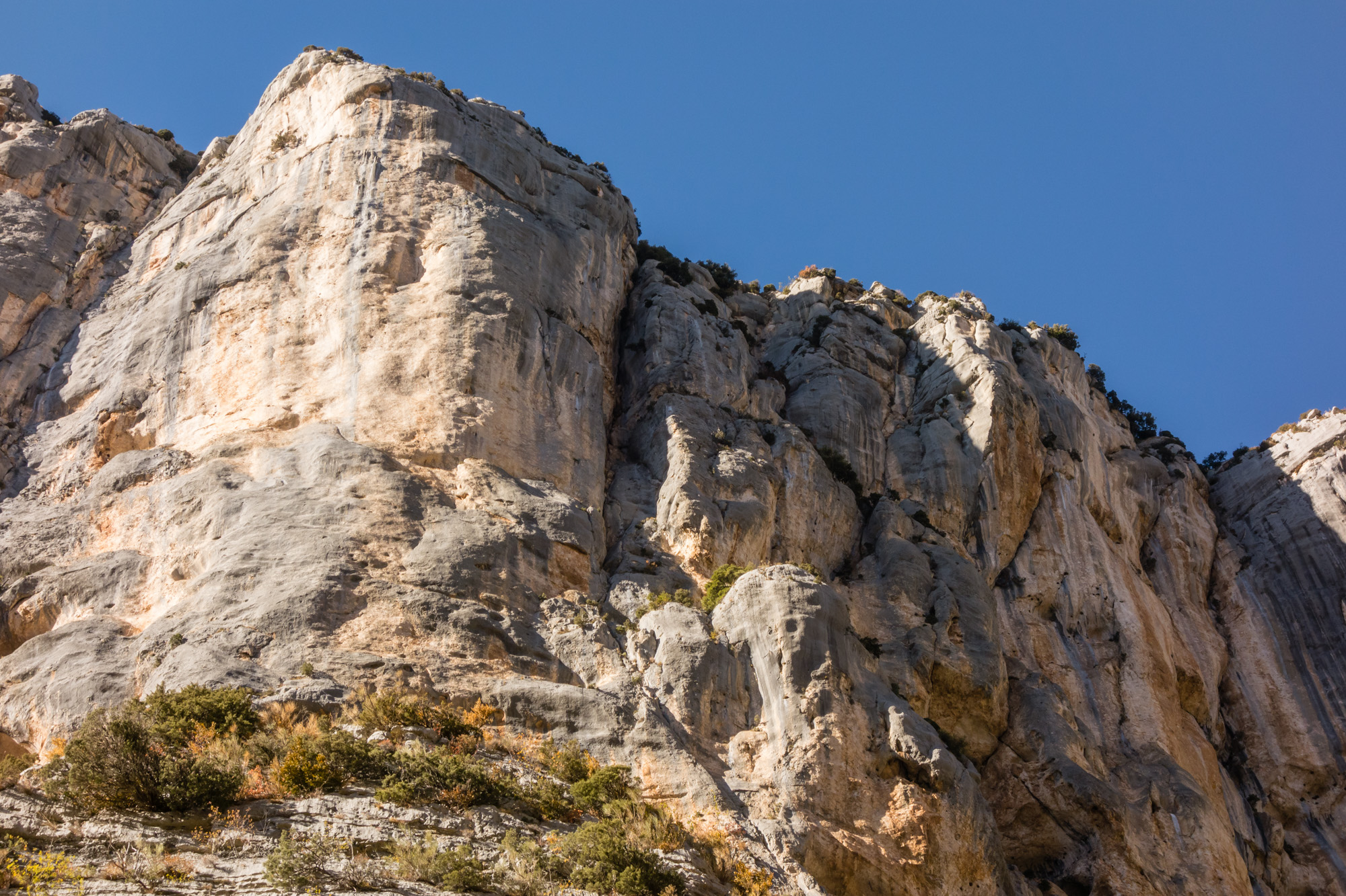 The upper half of La Demande's chimney and crack system seen from near the base