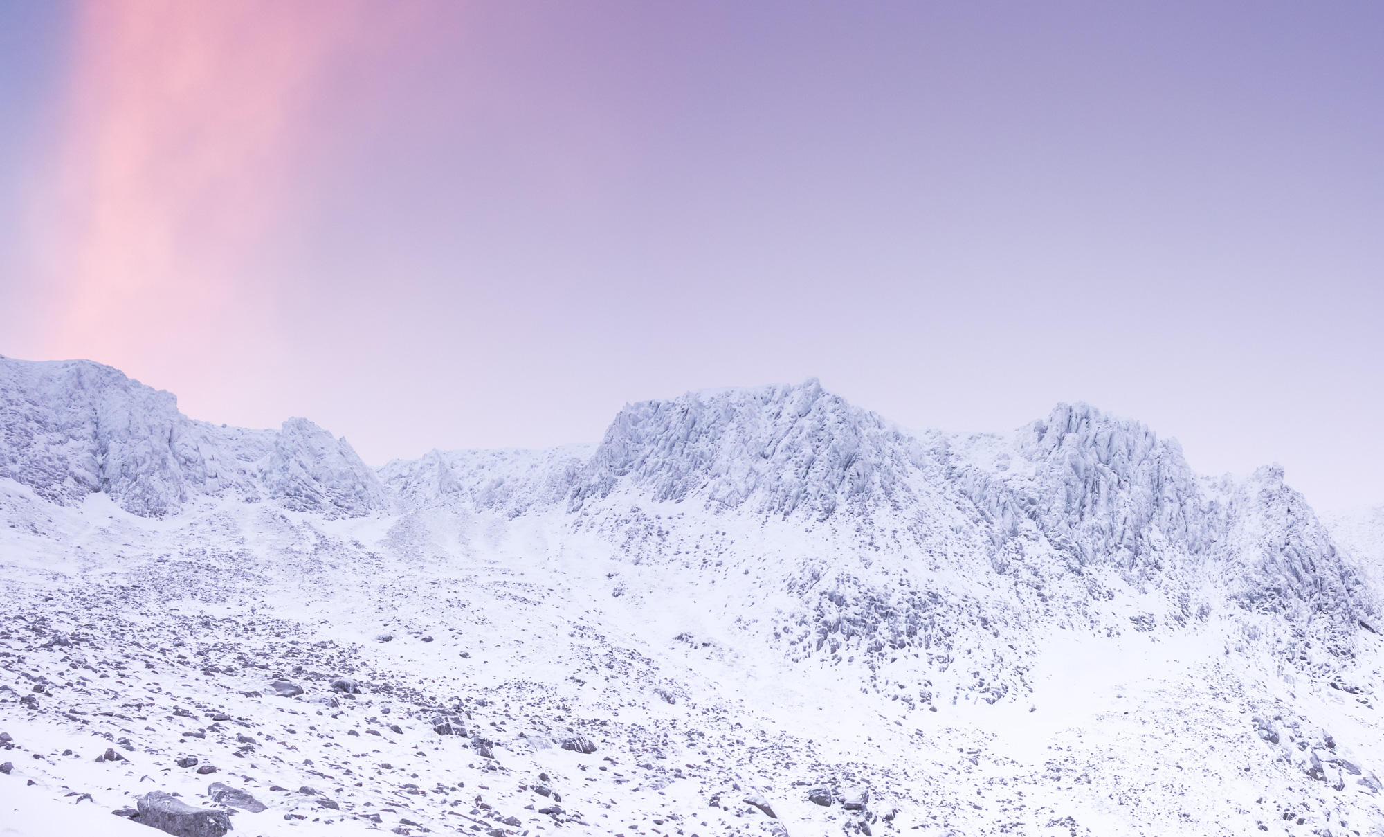 We were treated to a spectacular light show as the pre-dawn gloaming gave way to purples and oranges. The Southern Sector looking ripe for mixed climbing!